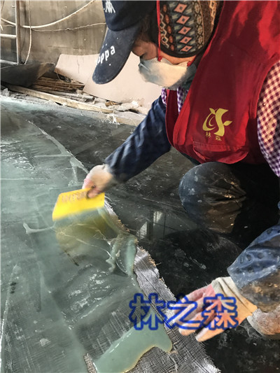 時(shí)愛(ài)紅工作照